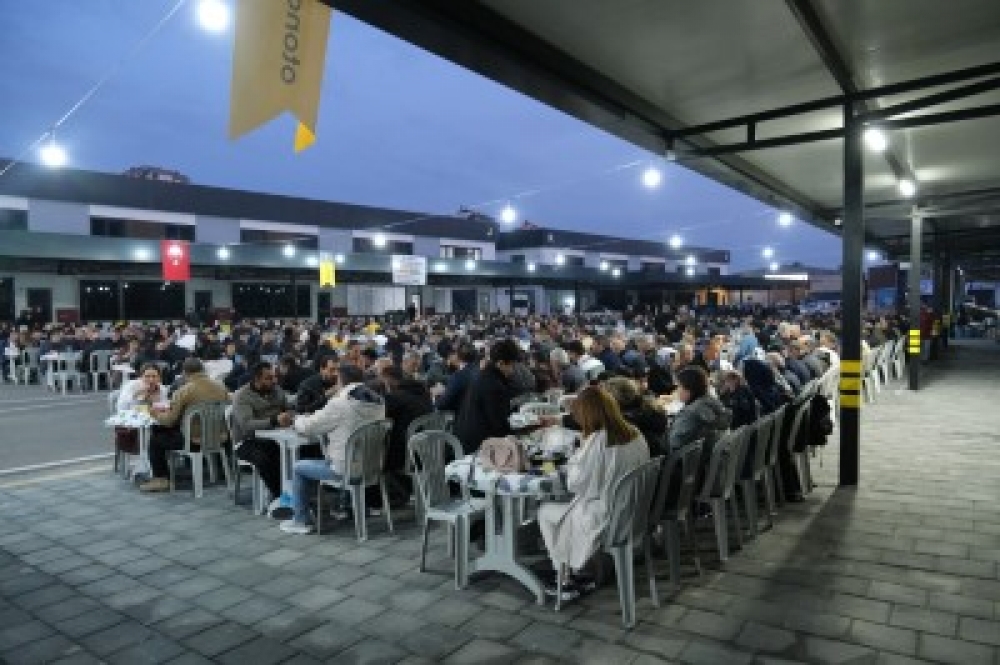 Galericiler Odası Başkanı Mehmed G&uuml;veloğlu&rsquo;ndan 1100 Kişilik İftar Daveti